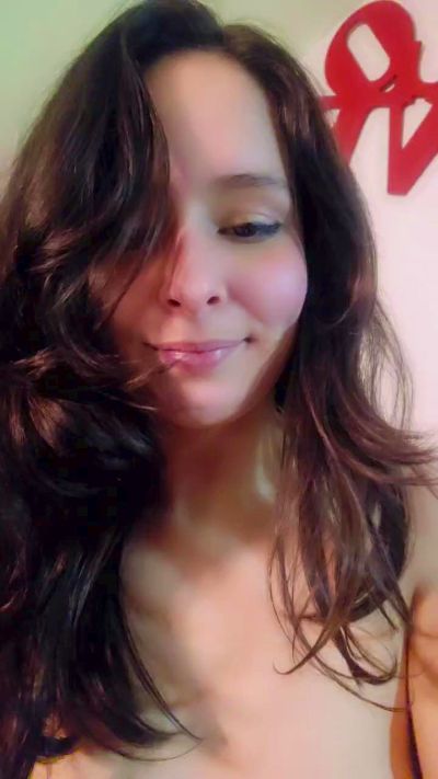 Roxannepiggy live cam on Cam4
