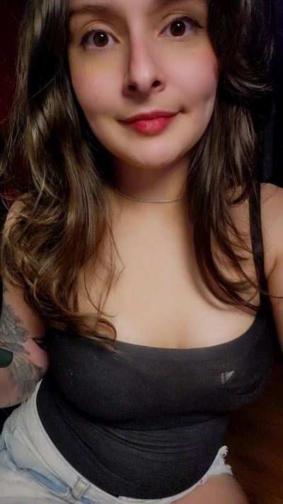 Roxannepiggy live cam on Cam4