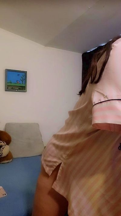 Roxannepiggy live cam on Cam4