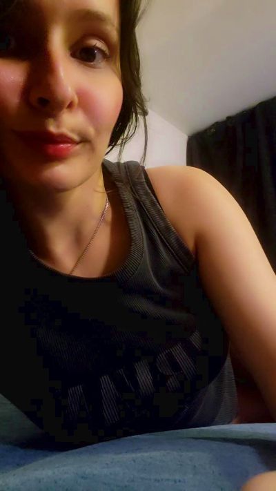 Roxannepiggy live cam on Cam4