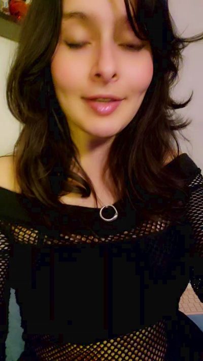 Roxannepiggy live cam on Cam4