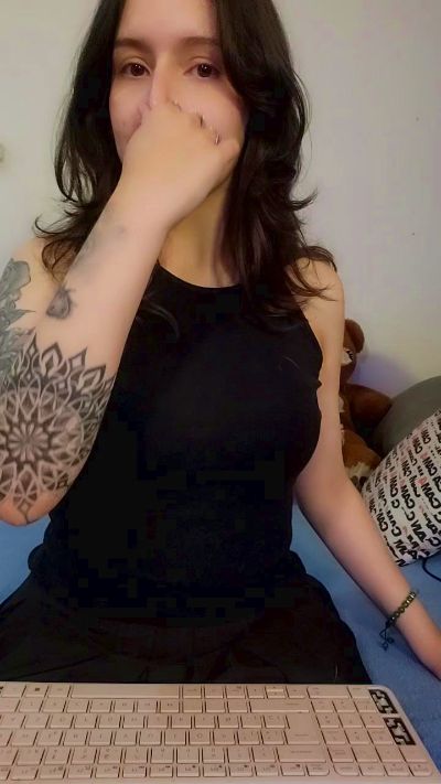 Roxannepiggy live cam on Cam4
