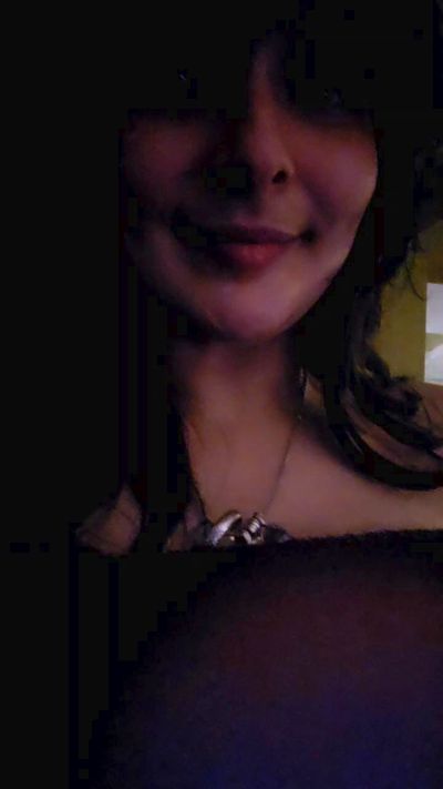 Roxannepiggy live cam on Cam4