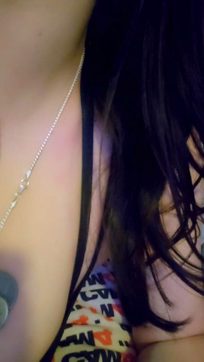 Roxannepiggy live cam on Cam4