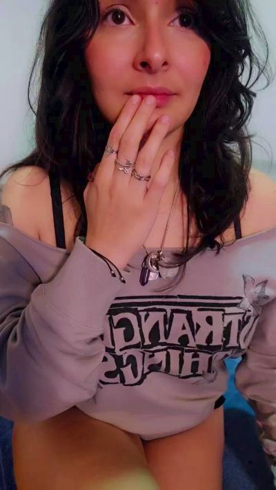 Roxannepiggy live cam on Cam4