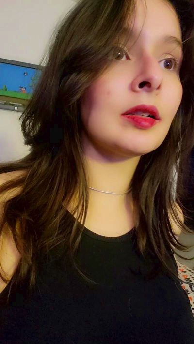 Roxannepiggy live cam on Cam4