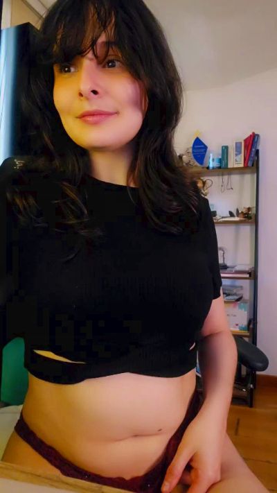 Roxannepiggy live cam on Cam4