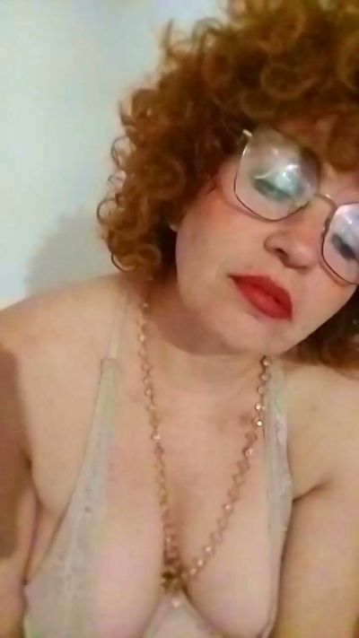 Roxybykiss live cam on Cam4