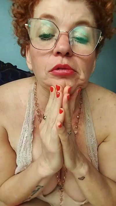 Roxybykiss live cam on Cam4