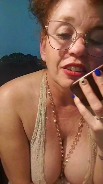 Roxybykiss live cam on Cam4