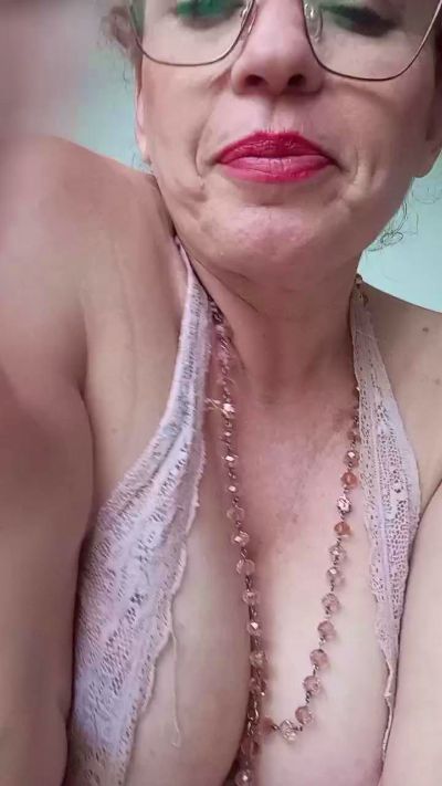 Roxybykiss live cam on Cam4