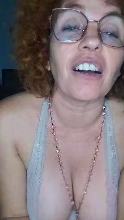 Roxybykiss live cam on Cam4