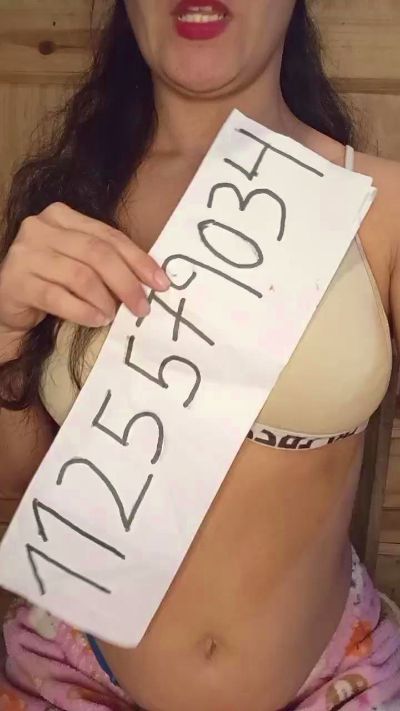Roxyxx2 live cam on Cam4