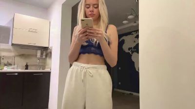 RozellaNuckles live cam on Cam4