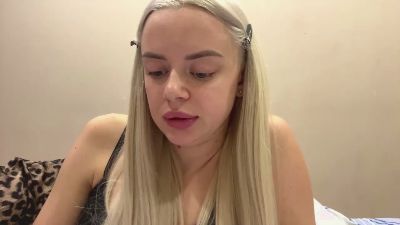 RozellaNuckles live cam on Cam4