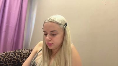 RozellaNuckles live cam on Cam4