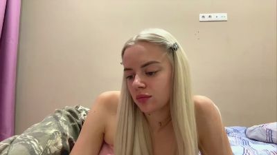 RozellaNuckles live cam on Cam4
