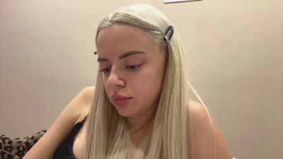 RozellaNuckles live cam on Cam4