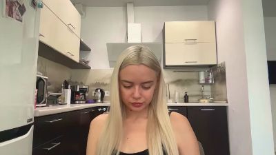 RozellaNuckles live cam on Cam4