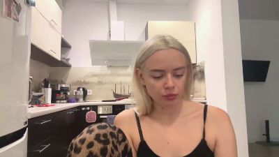 RozellaNuckles live cam on Cam4