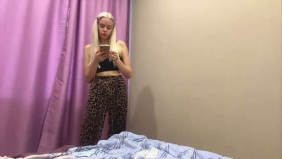 RozellaNuckles live cam on Cam4
