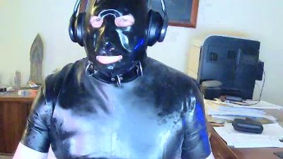 RubberGimpDrone live cam on Cam4