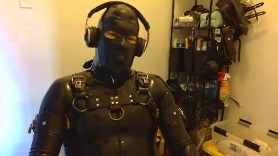 Rubber_faggot live cam on Cam4