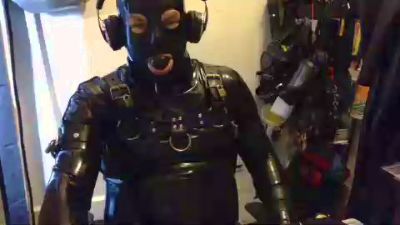 Rubber_faggot live cam on Cam4