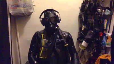 Rubber_faggot live cam on Cam4