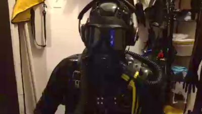 Rubber_faggot live cam on Cam4