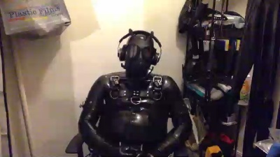 Rubber_faggot live cam on Cam4