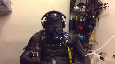Rubber_faggot live cam on Cam4