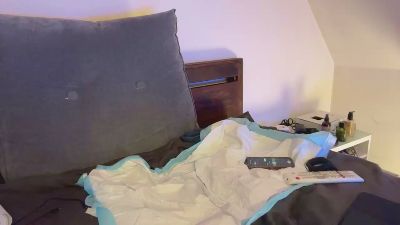 Rubberish187 live cam on Cam4