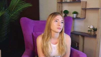 RubyRingwald live cam on Cam4