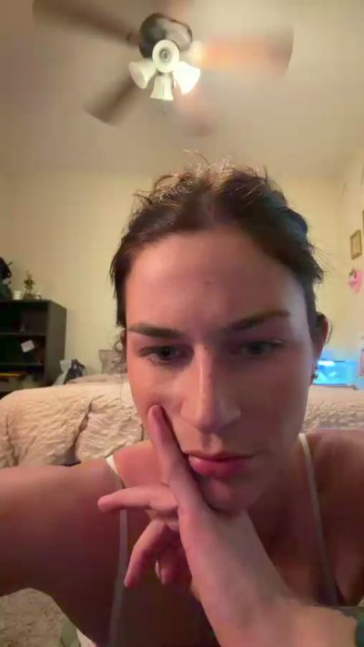 Rubycola live cam on Cam4