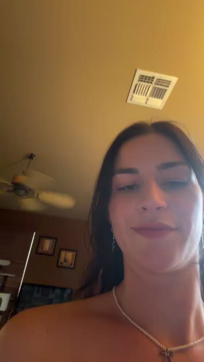 Rubycola live cam on Cam4