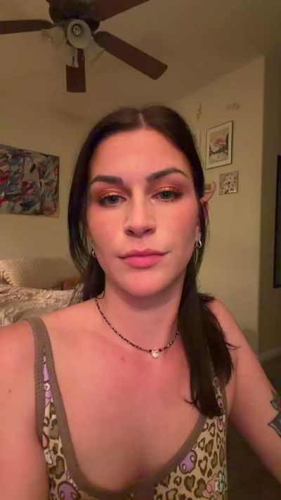 Rubycola live cam on Cam4