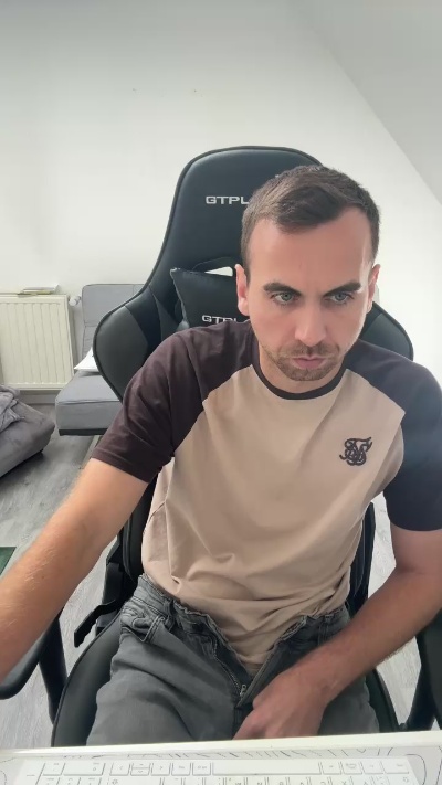 Runtasty96 live cam on Cam4