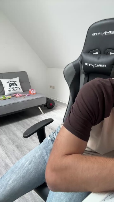 Runtasty96 live cam on Cam4