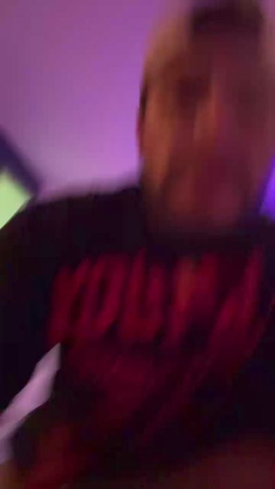 Rush232 live cam on Cam4