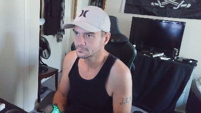 Rustynuts23 live cam on Cam4