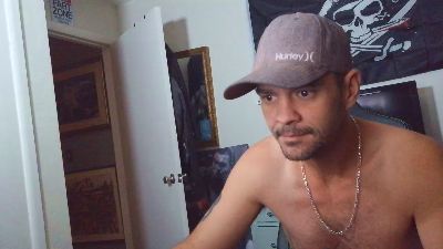 Rustynuts23 live cam on Cam4