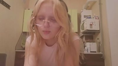RuthieAparicio live cam on Cam4