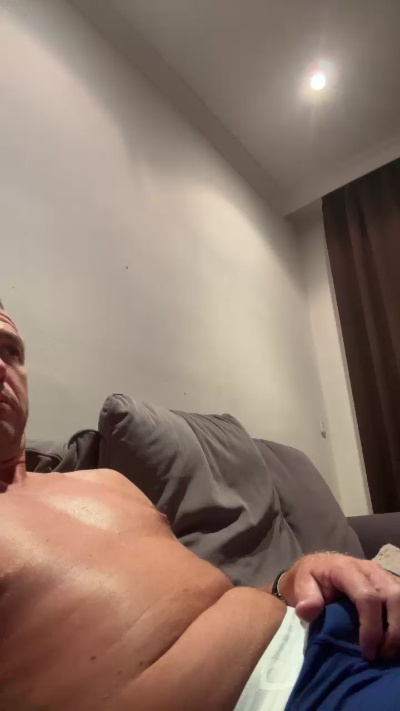 Ry333 live cam on Cam4