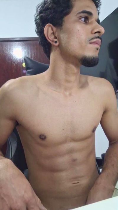 Ryan2023 live cam on Cam4