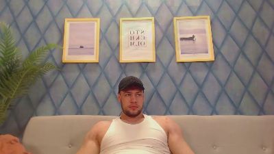 RyanWest live cam on Cam4