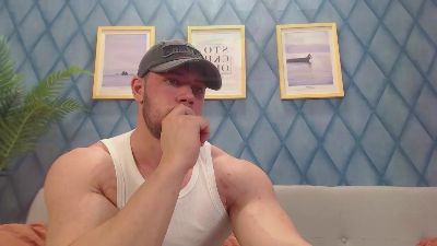RyanWest live cam on Cam4
