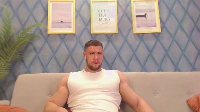 RyanWest live cam on Cam4