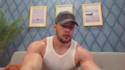 RyanWest live cam on Cam4