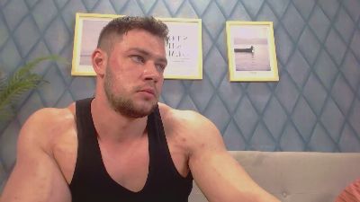 RyanWest live cam on Cam4